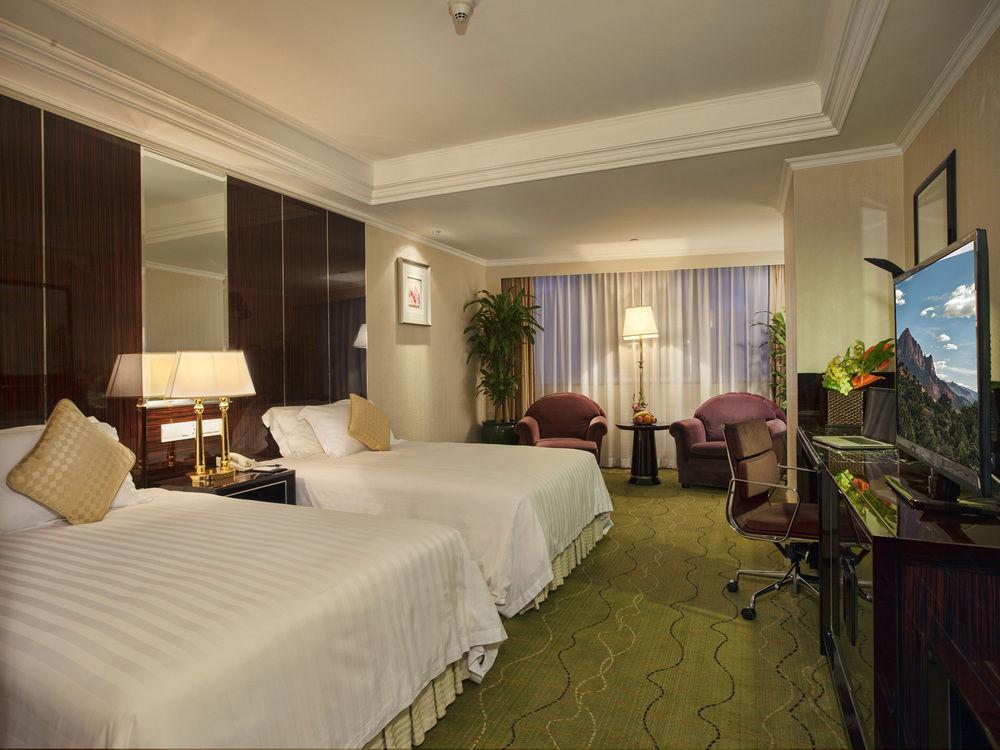 Renaissance Shenzhen Luohu Hotel Экстерьер фото