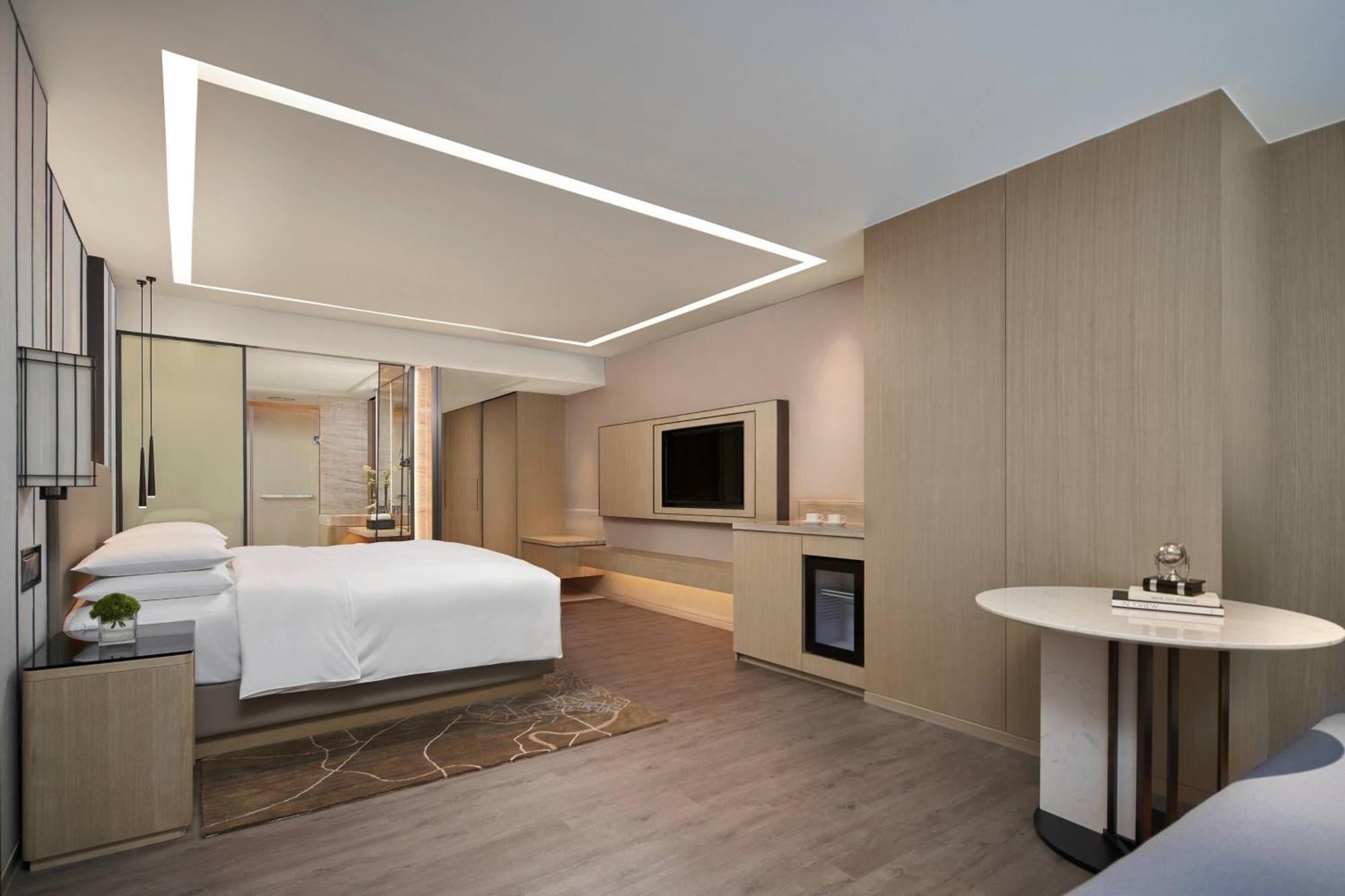 Renaissance Shenzhen Luohu Hotel Экстерьер фото