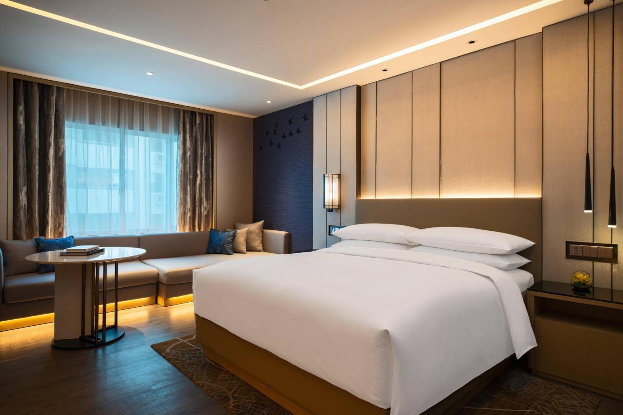 Renaissance Shenzhen Luohu Hotel Экстерьер фото