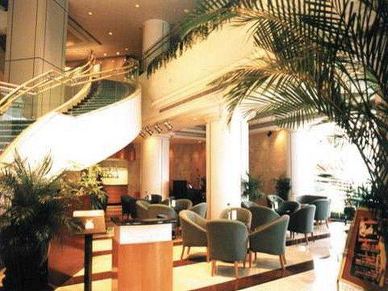 Renaissance Shenzhen Luohu Hotel Экстерьер фото