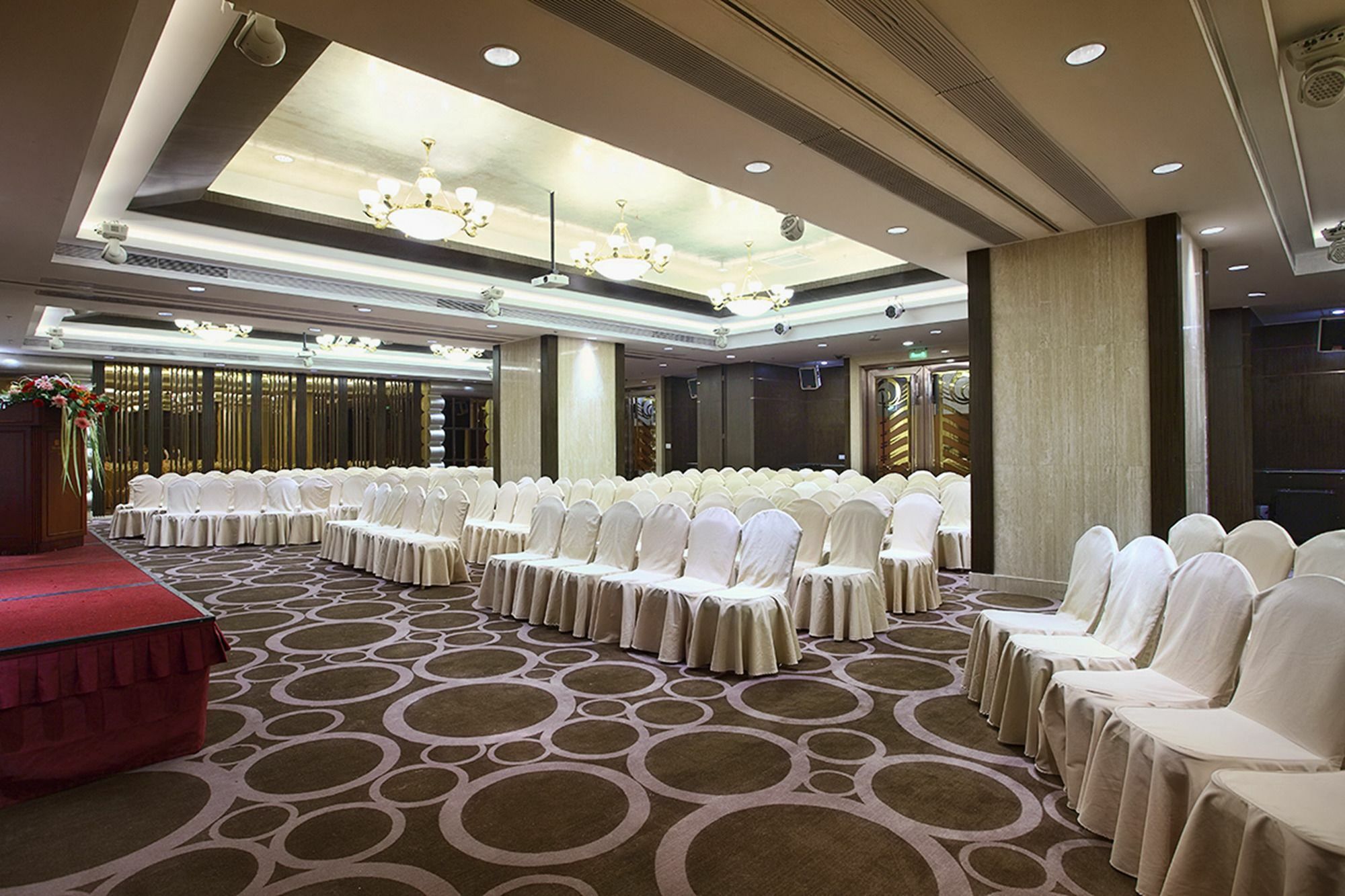 Renaissance Shenzhen Luohu Hotel Экстерьер фото