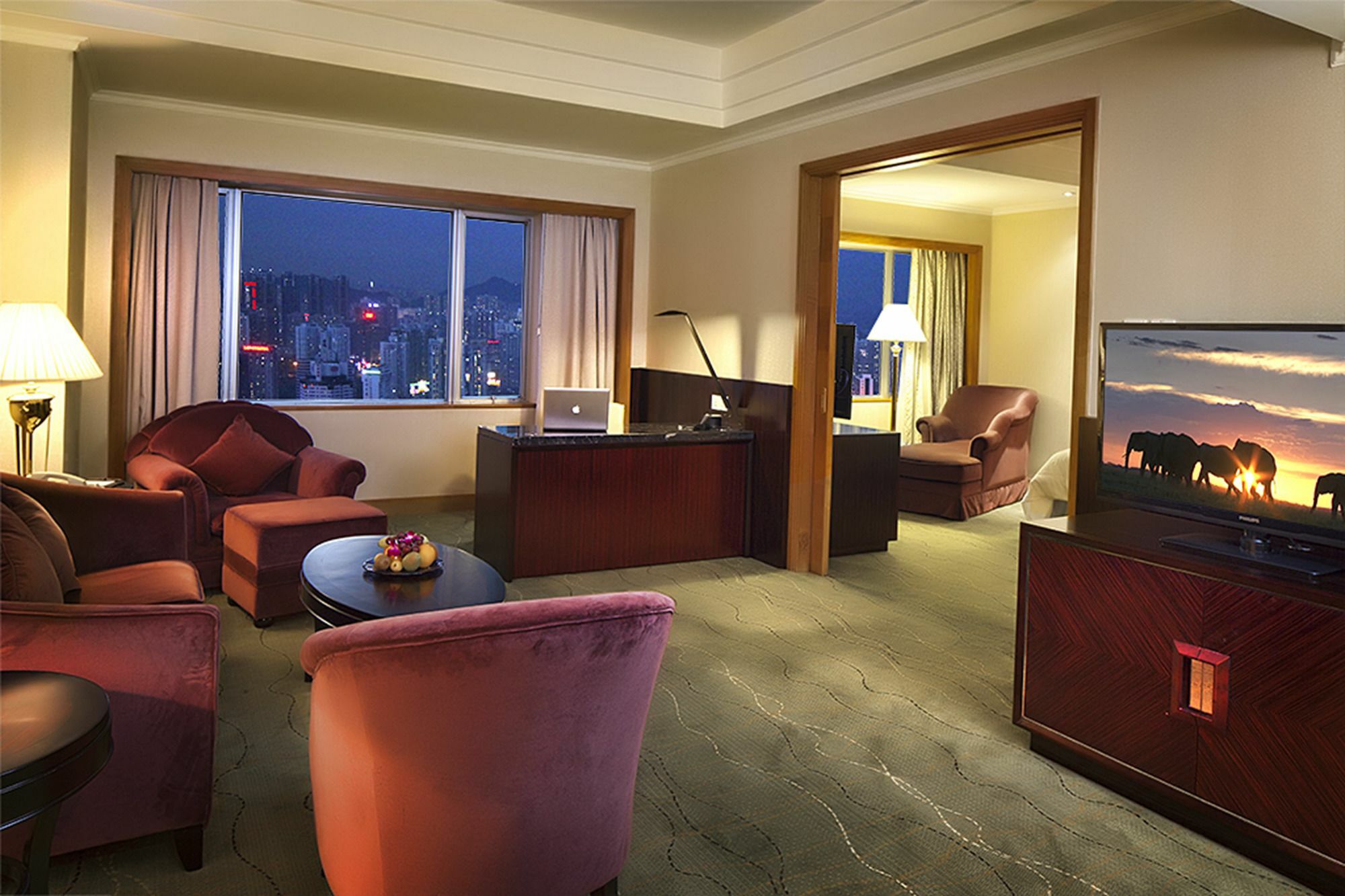 Renaissance Shenzhen Luohu Hotel Экстерьер фото